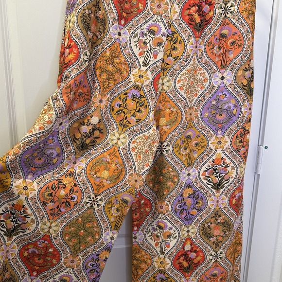 FARM Rio Multicolor Patterned Cropped Pants - Picture 7 of 16